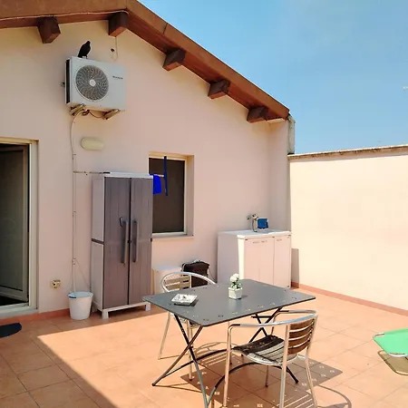 Mansarda Con Terrazzo Privato Appartement Barletta Buitenkant foto